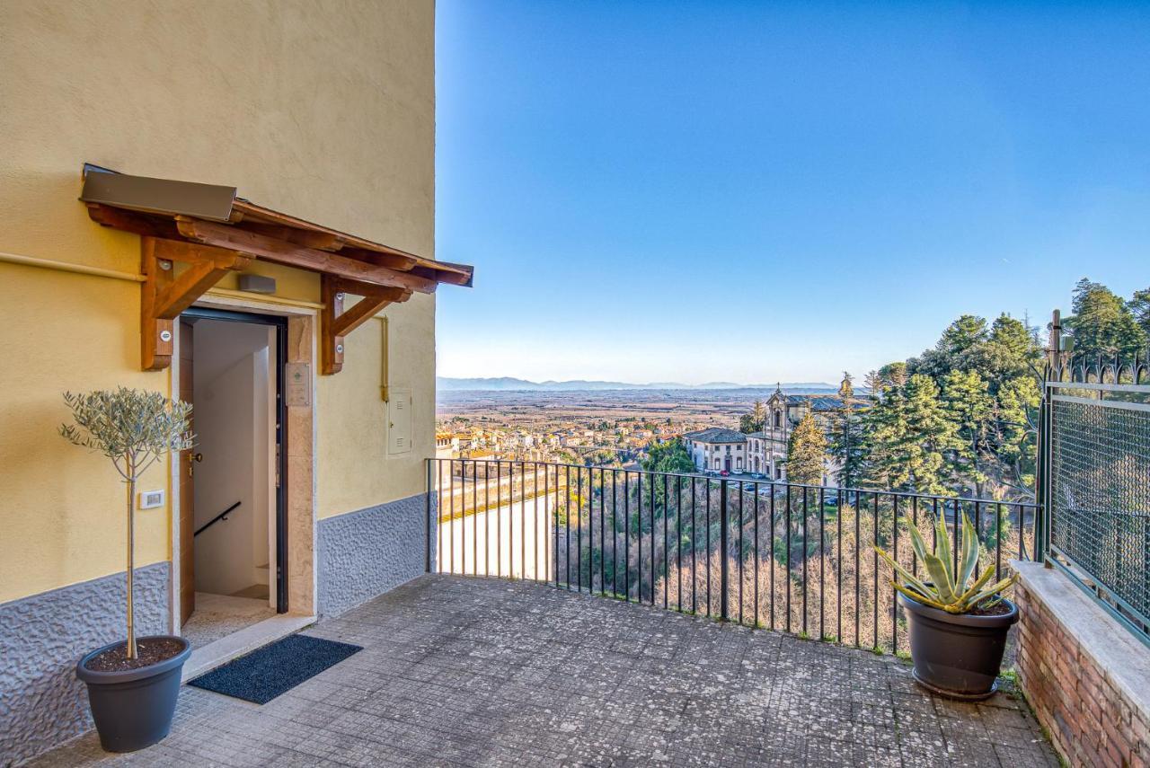 Casa Checca Appartamenti Per Vacanze Caprarola Exteriér fotografie