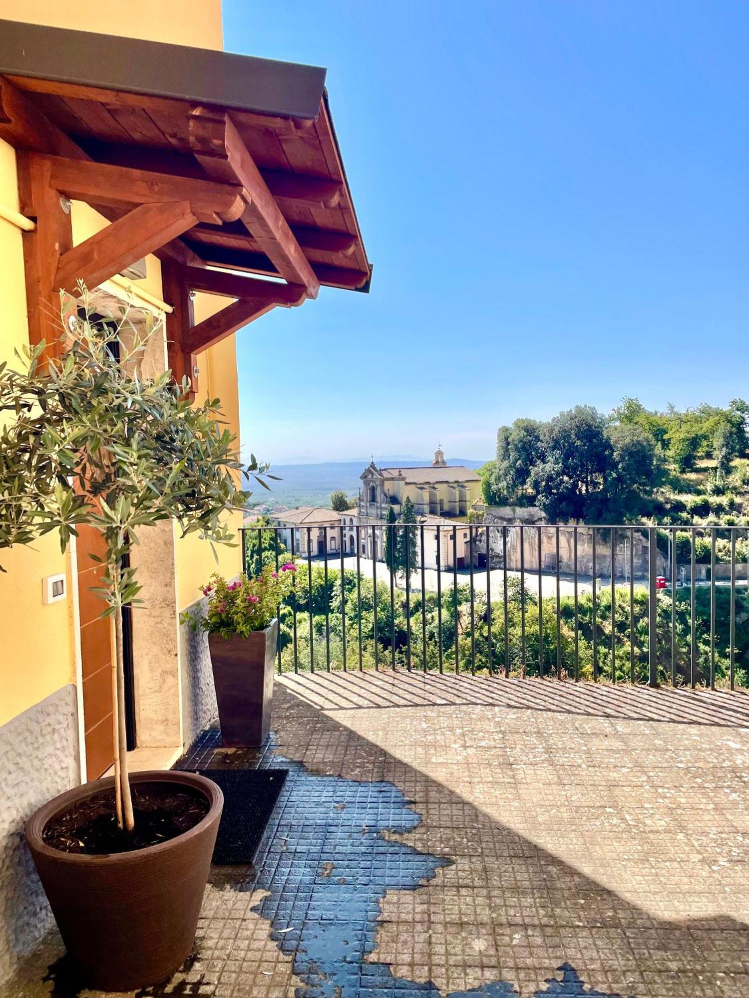 Casa Checca Appartamenti Per Vacanze Caprarola Exteriér fotografie